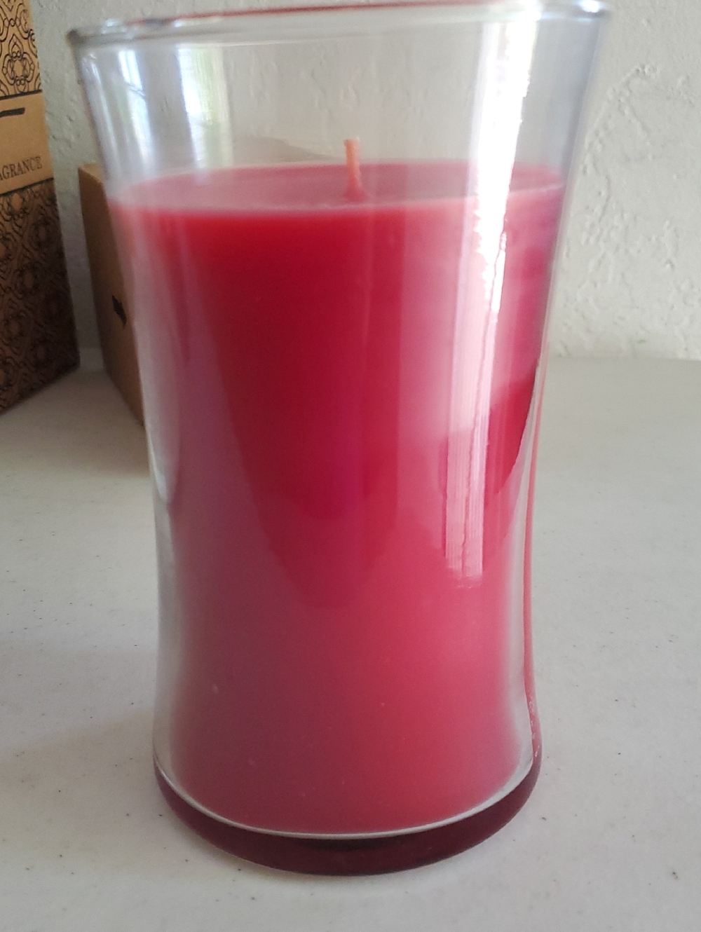 Holiday Cinnamon Snaps 24 oz Hourglass Shaped Jar Candle Celebrating Home New